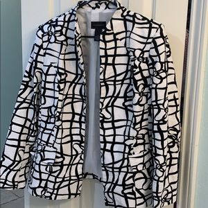 White and black patterned dressy jacket